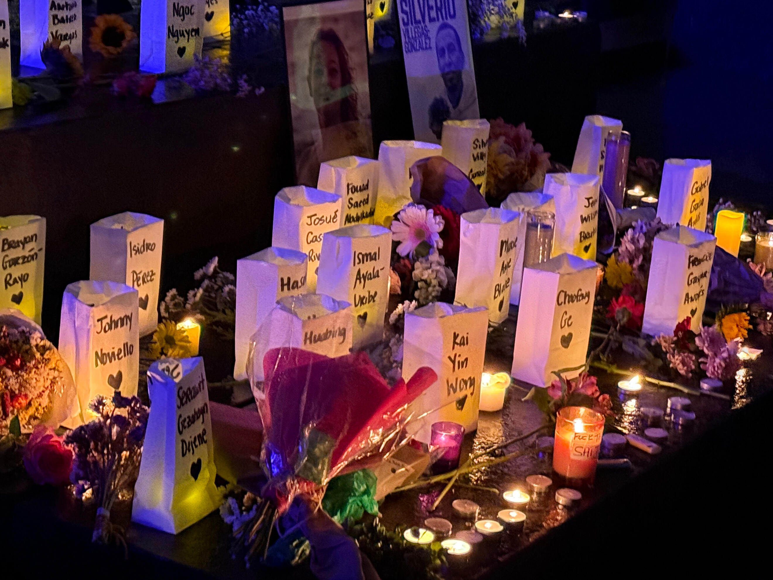 Renee Nicole Good vigil in Seattle Renee Nicole Good vigil Seattle