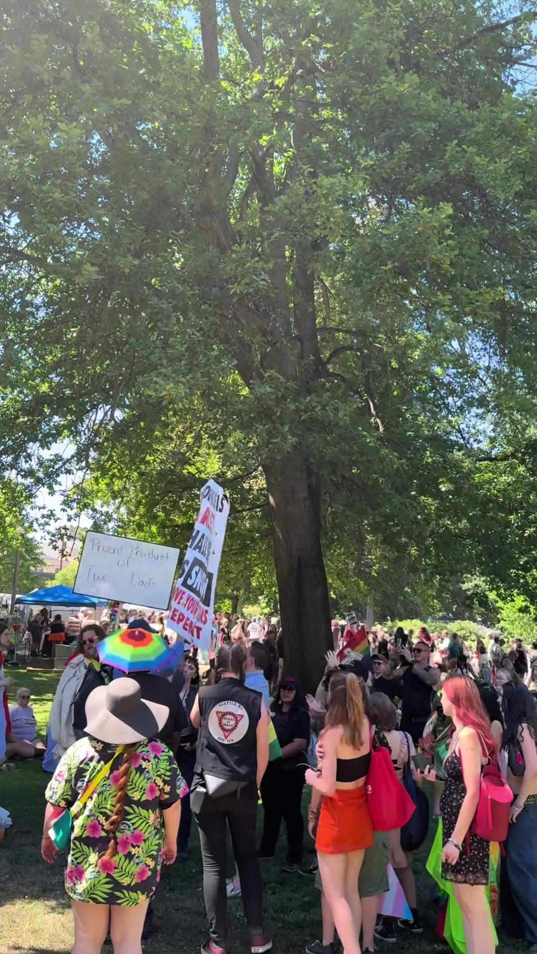 Right wing heckler Peacher Mathew gets chased out of Tacoma pride