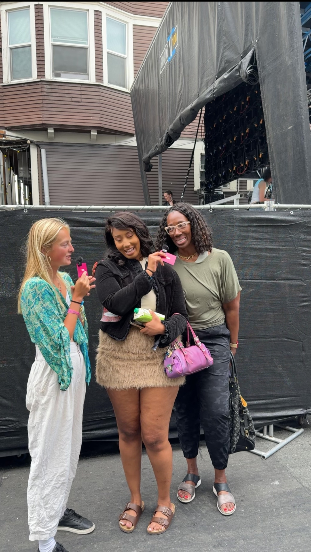 Seattle reporter Nova Berger interviews R&B artist Parisalexa